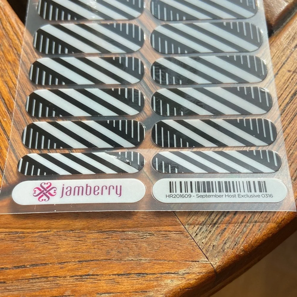 Jamberry chic nail
